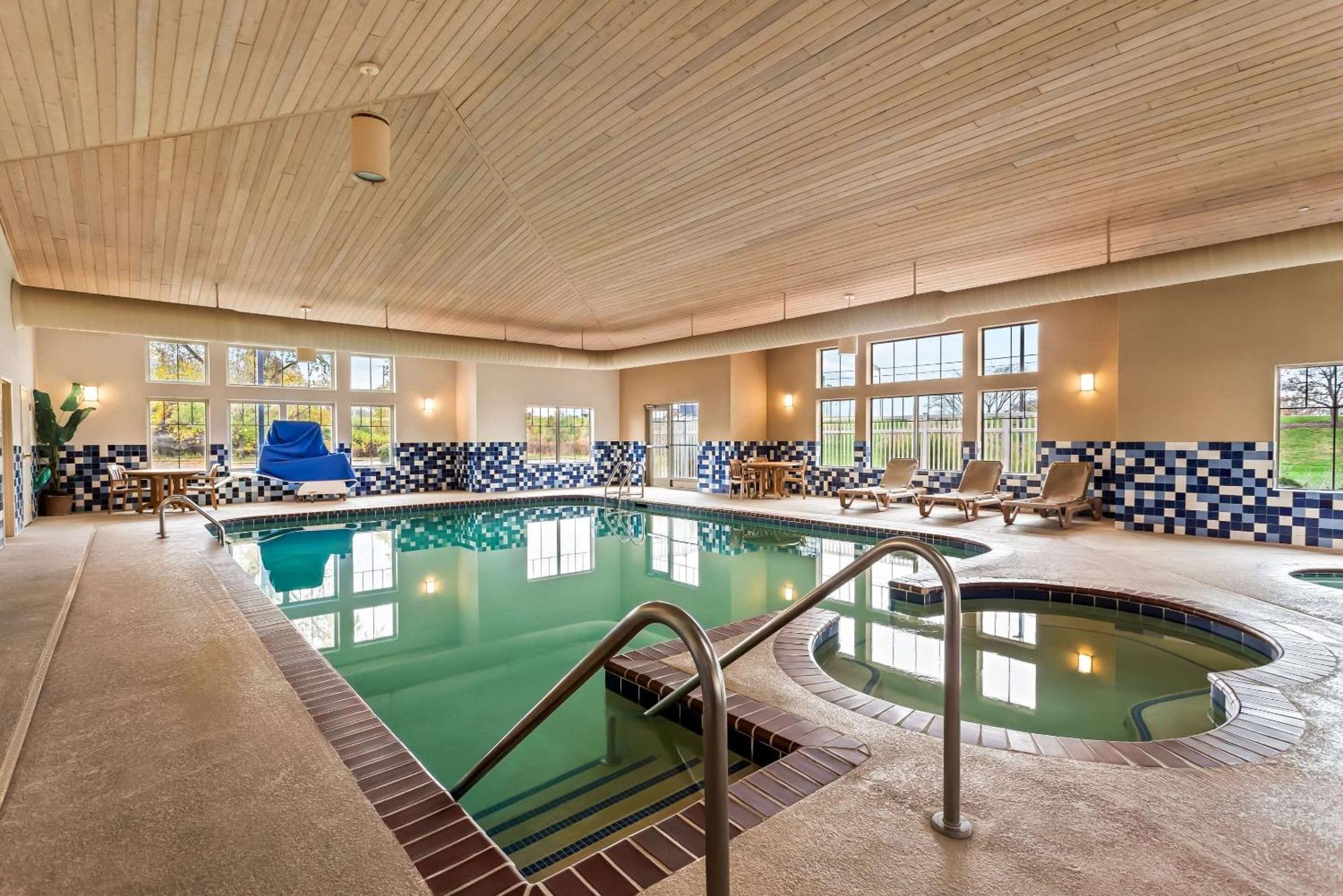 Country Inn & Suites By Radisson, Portage, In Экстерьер фото